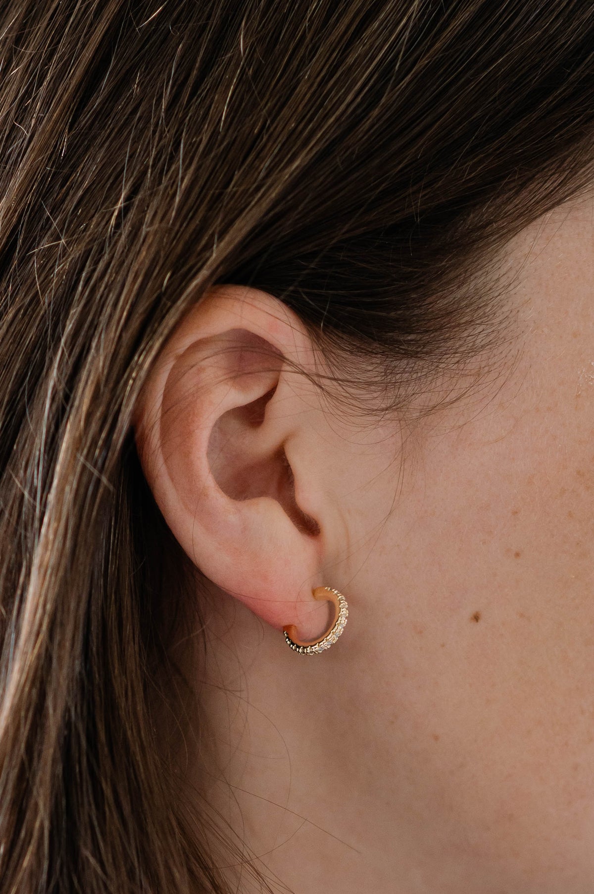 Thin C-Hoop Earrings -10mm