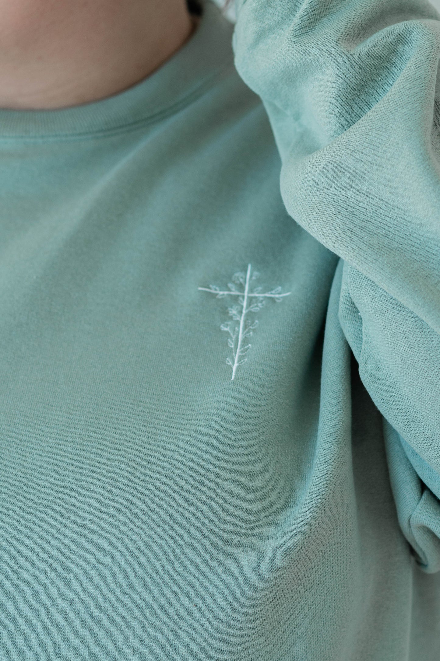 Floral Cross Sweatshirt -Plus
