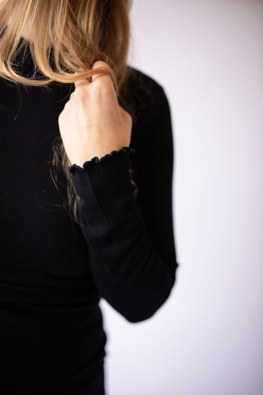 Knit Ribbed Long Sleeve Top -Black