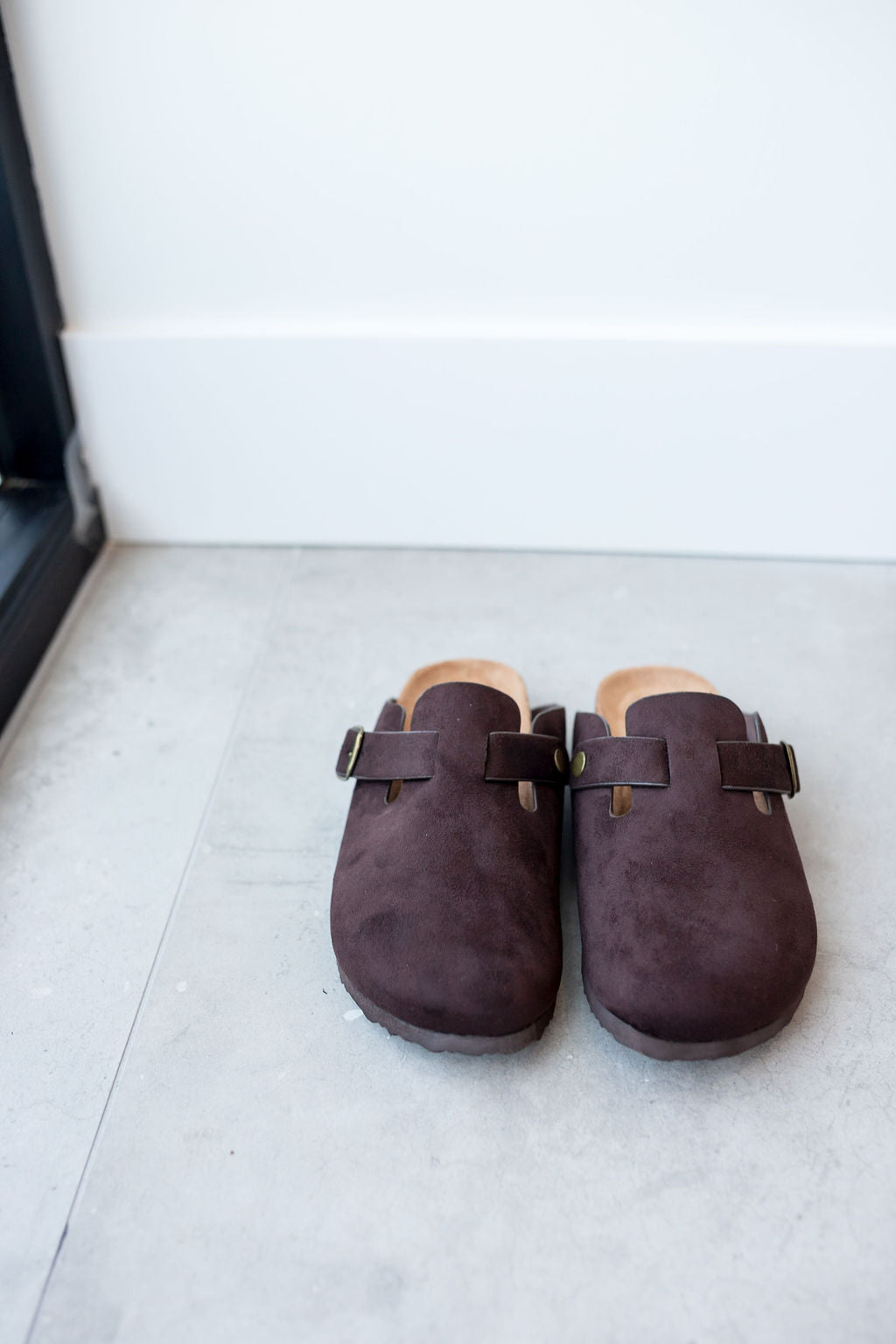 Regis Round Toe Clog -Brown