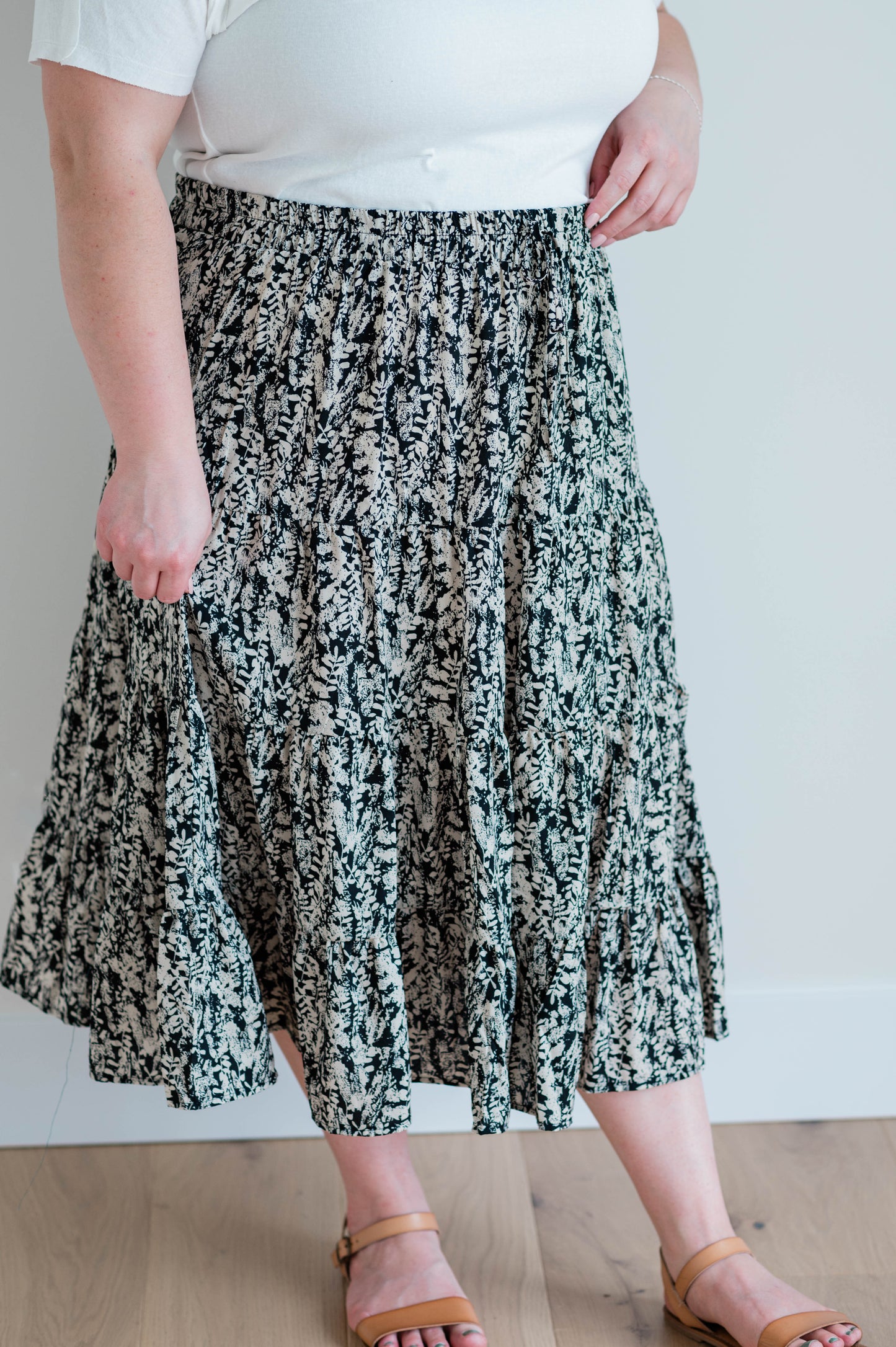 Botanical Print Elastic Waist Tiered Skirt Black