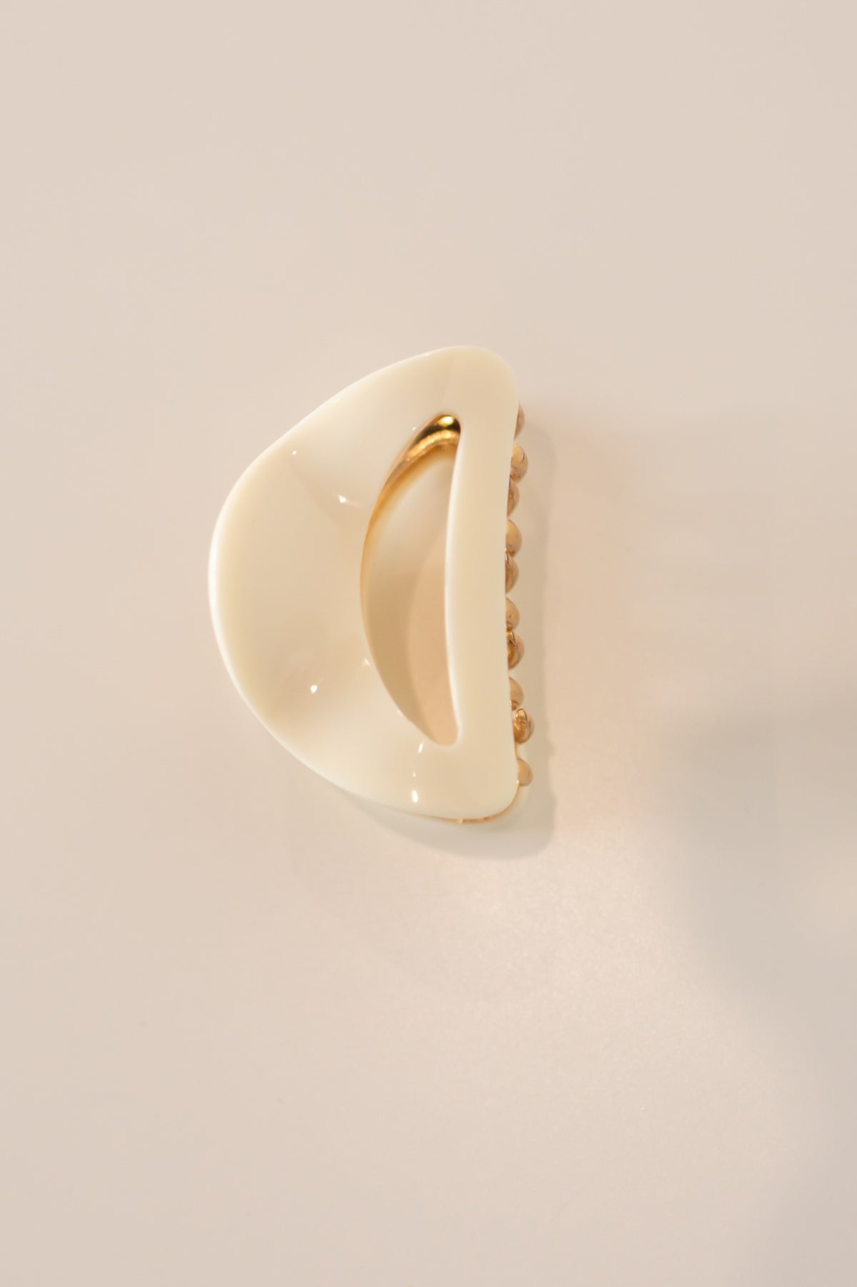 Retro Gold Hair Clip -Cream