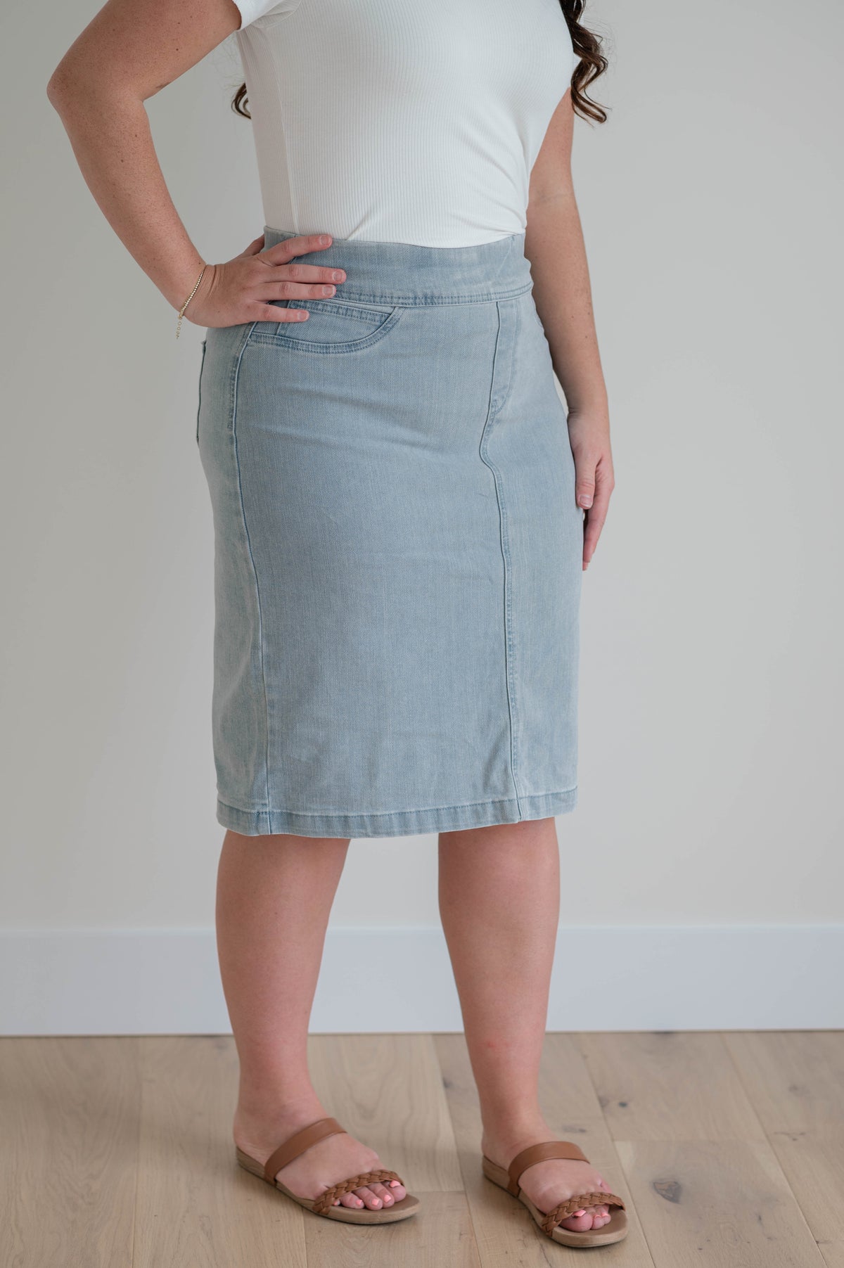 Sara Knee Length Denim Skirt -Vintage Wash