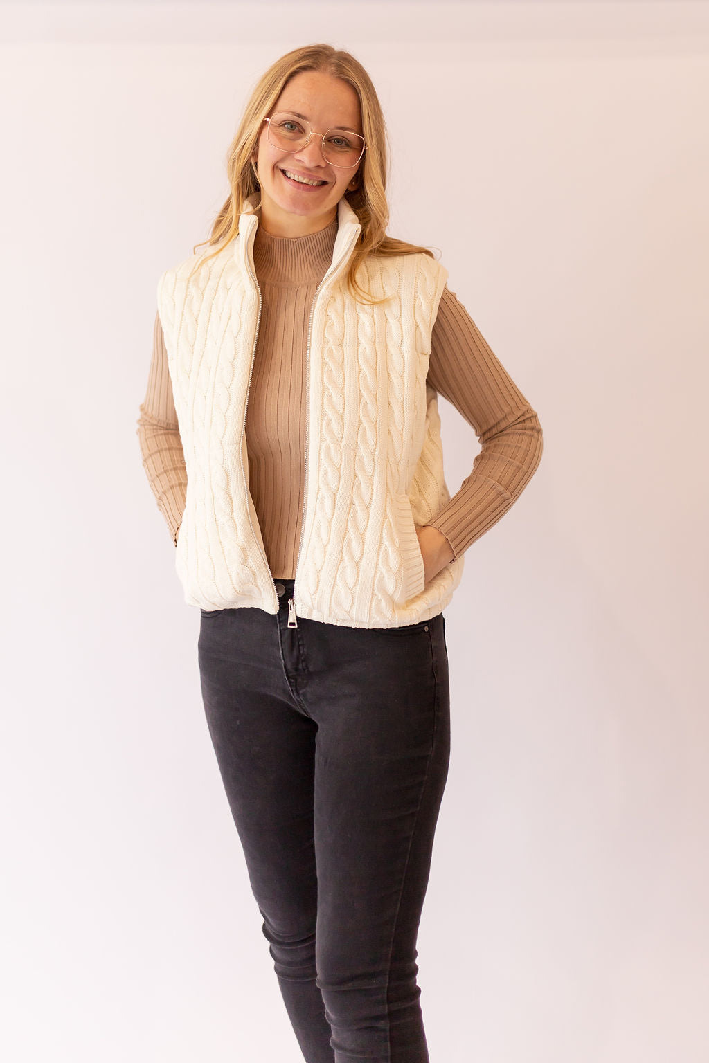 Cable Knit Puffer Vest -Cream