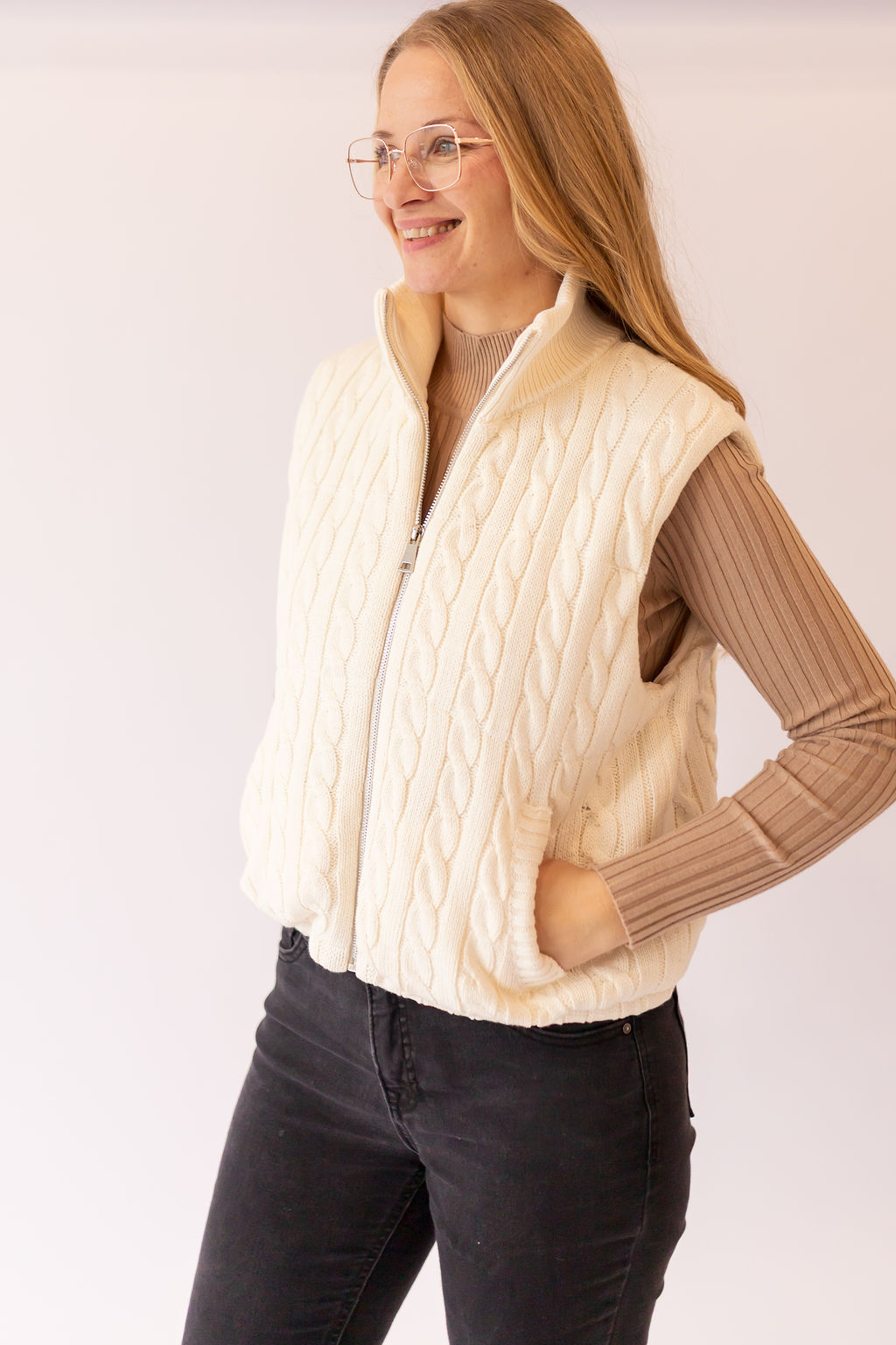Cable Knit Puffer Vest -Cream